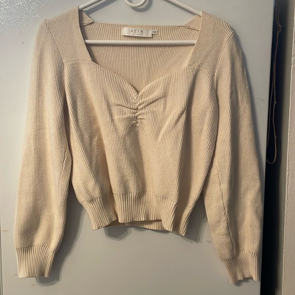 ASTR THE LABEL Long Sleeve Sweetheart Neck Cropped Sweater Size XL - Picture 1 of 3